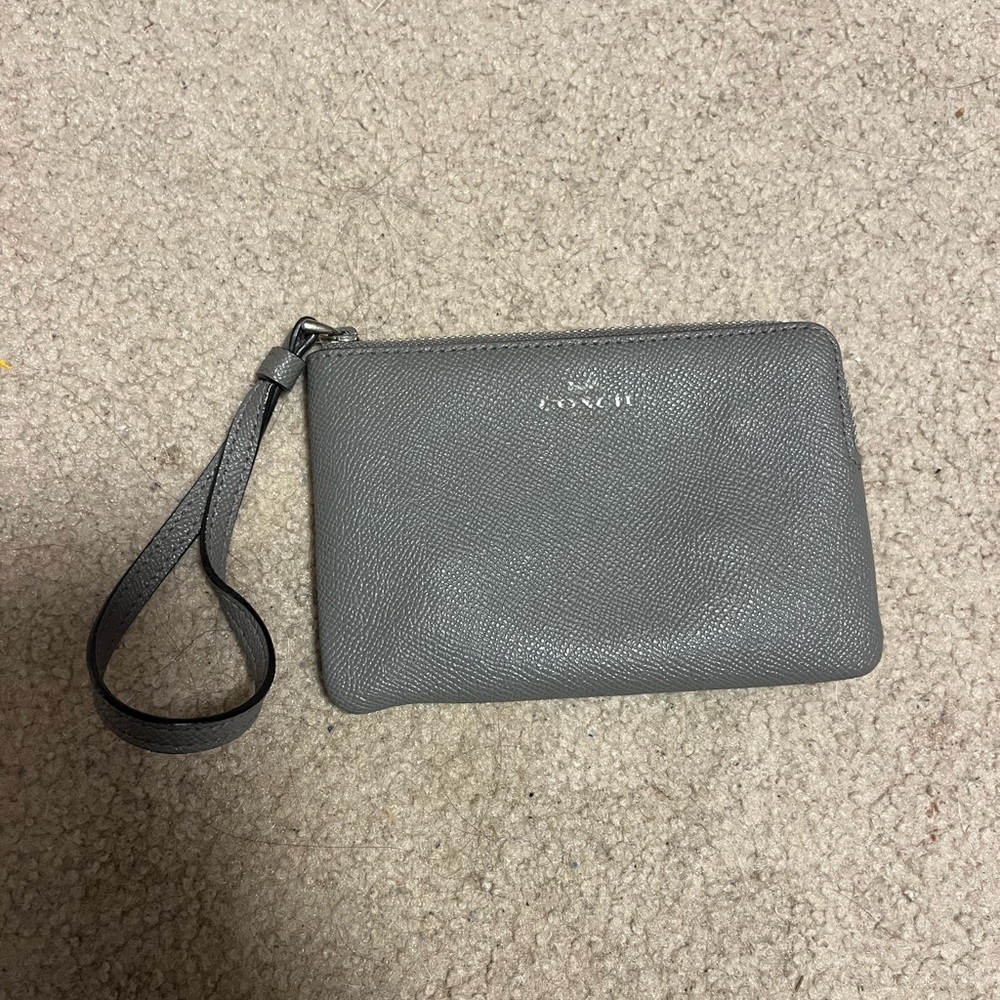 Coach Pebble Leather Wristlet in Gray